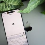 Photos gratuites de appareil mobile, application de chat, application mobile