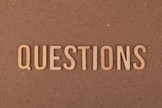 Questions D'orthographe Avec Des Lettres En Bois Sur Du Carton